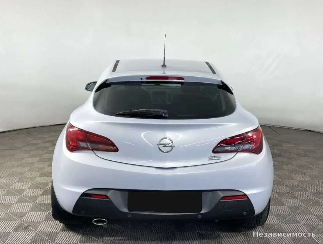Opel Astra 2013 с пробегом — фото 3