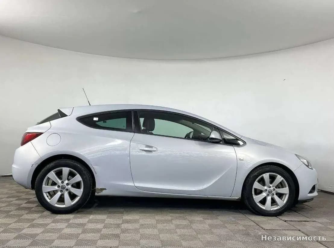 Opel Astra 2013 с пробегом — фото 4