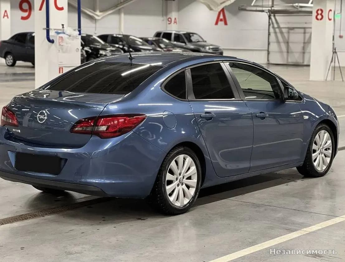 Opel Astra 2013 с пробегом — фото 5