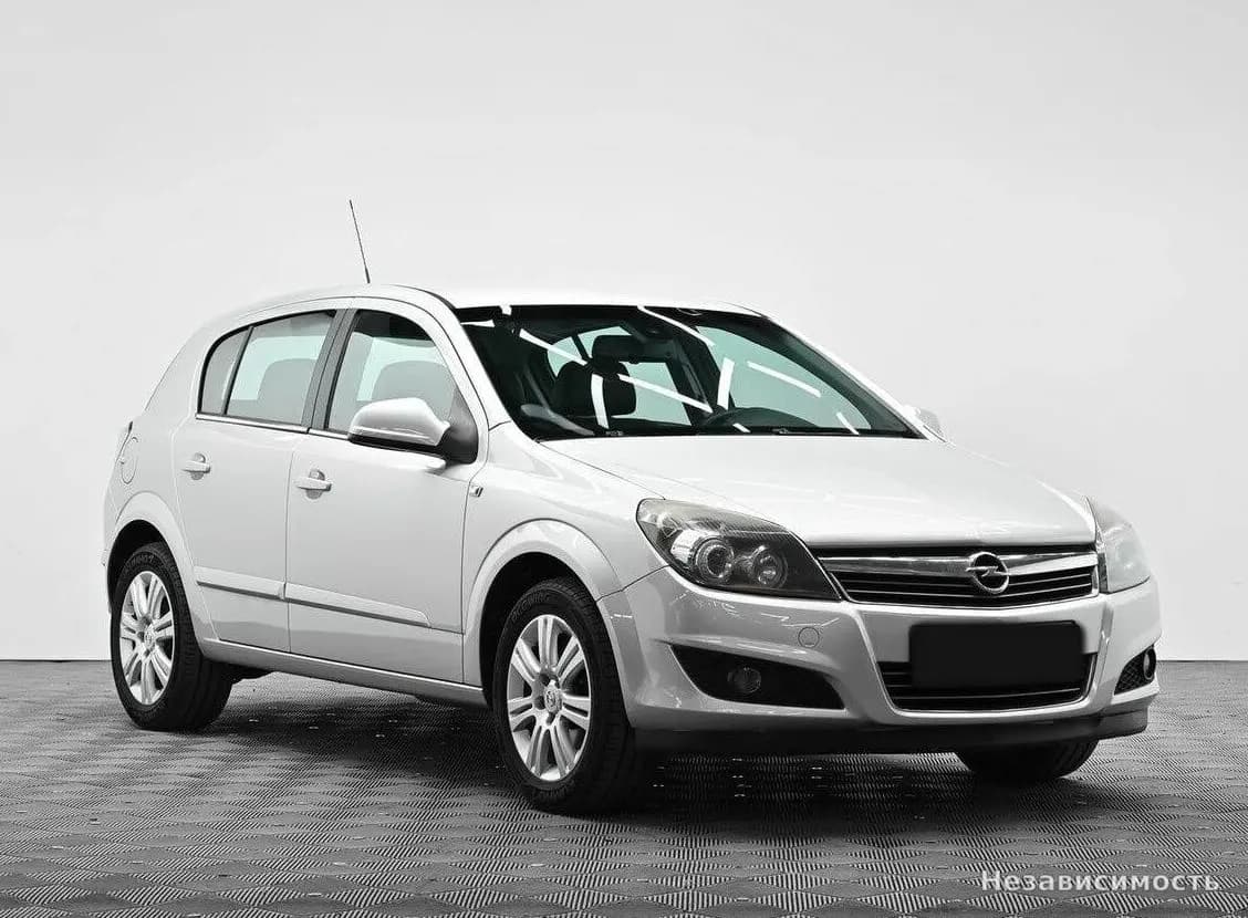 Opel Astra 2012 с пробегом — фото 2