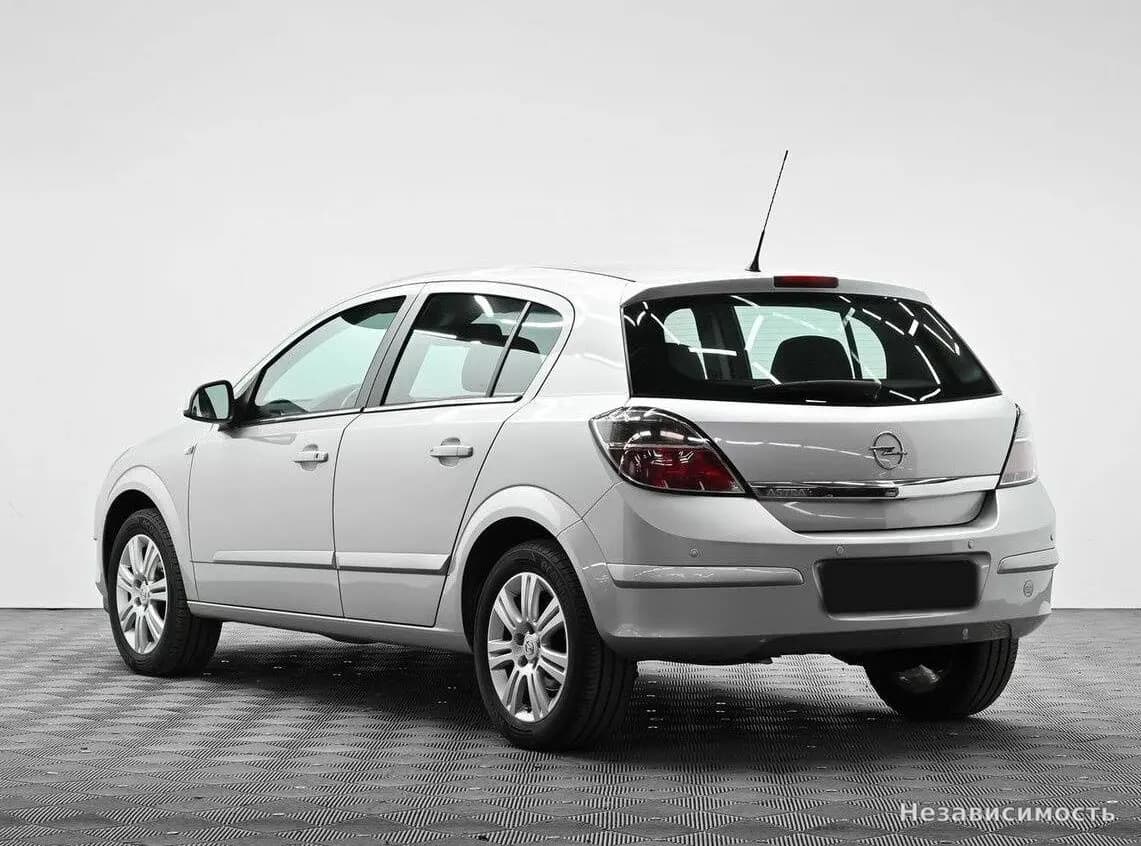 Opel Astra 2012 с пробегом — фото 3