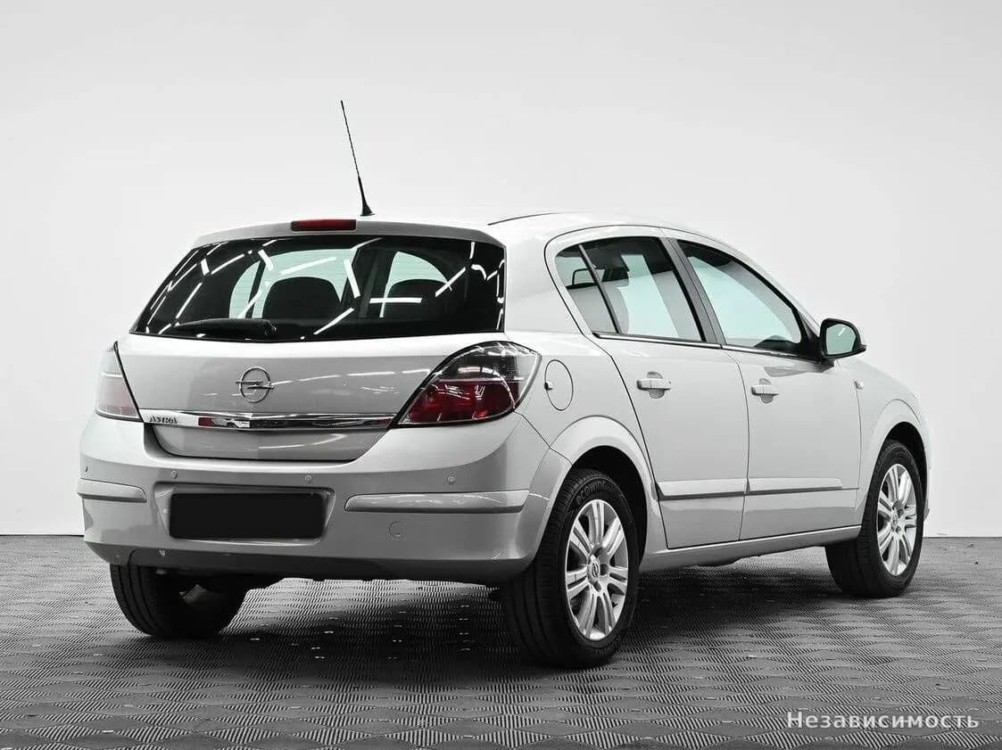 Opel Astra 2012 с пробегом — фото 4