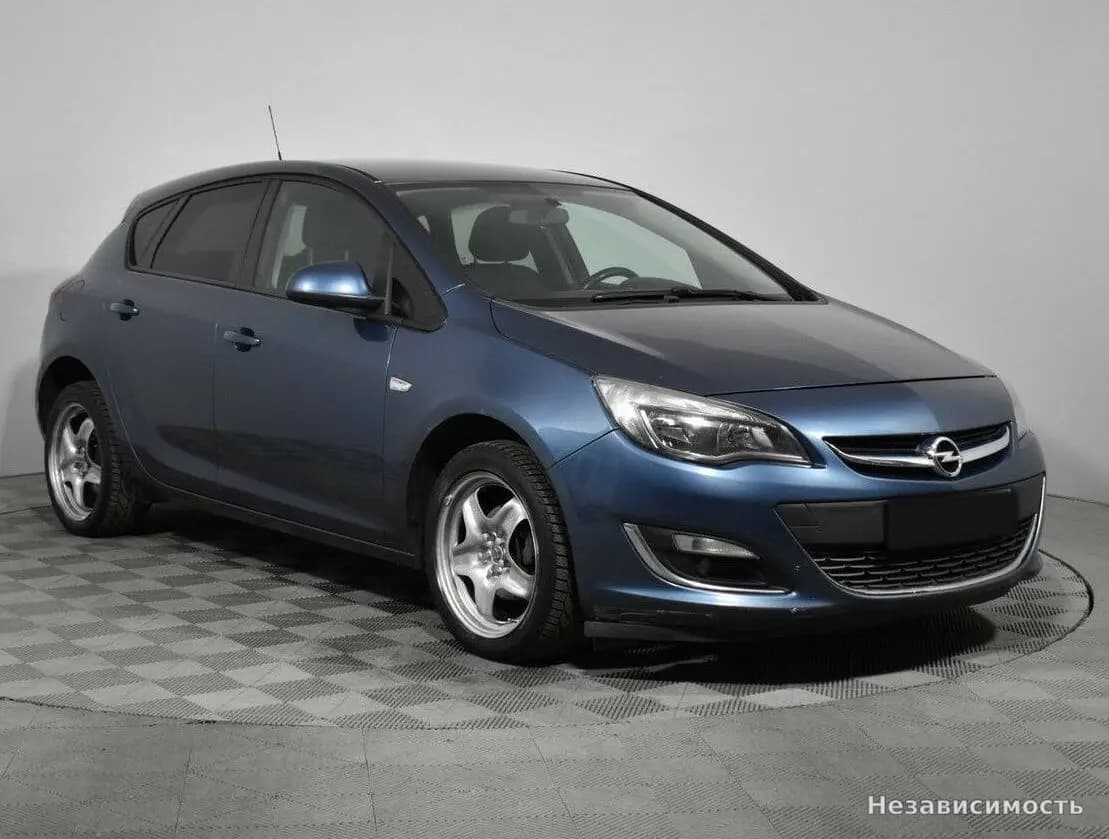 Opel Astra 2012 с пробегом — фото 3