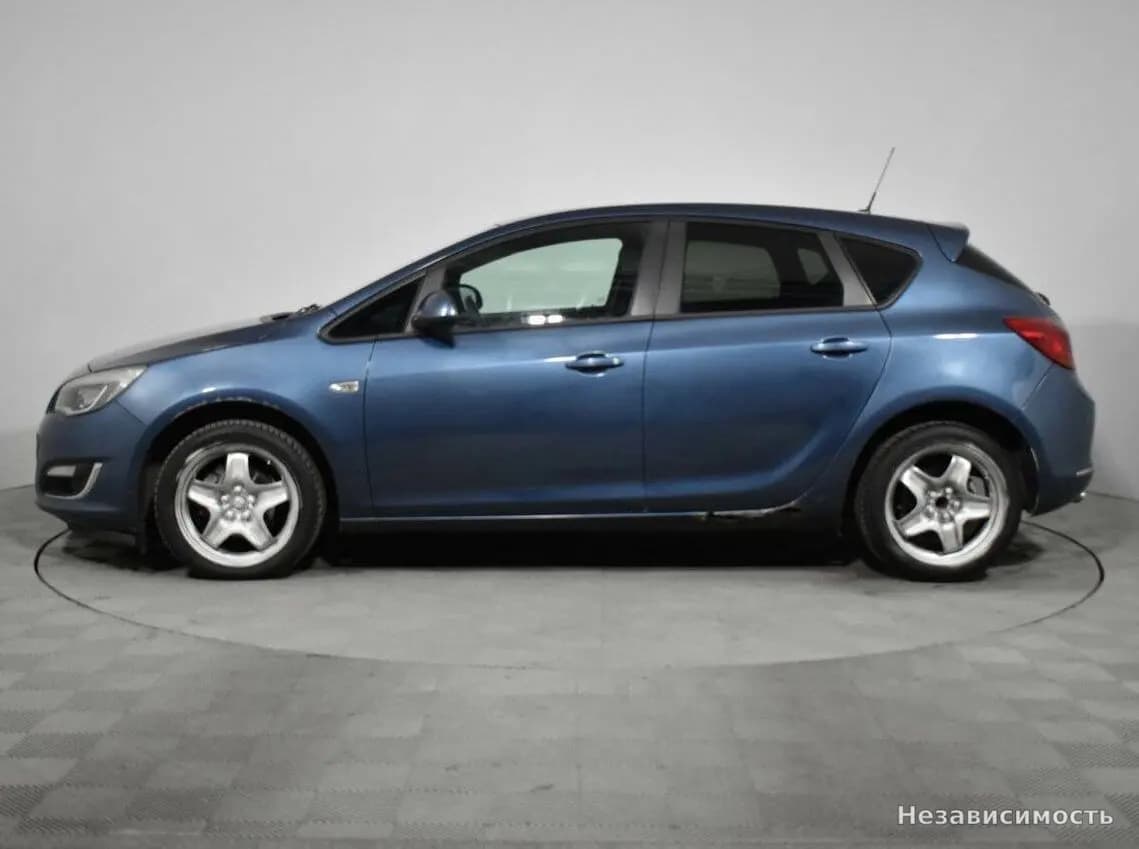 Opel Astra 2012 с пробегом — фото 8