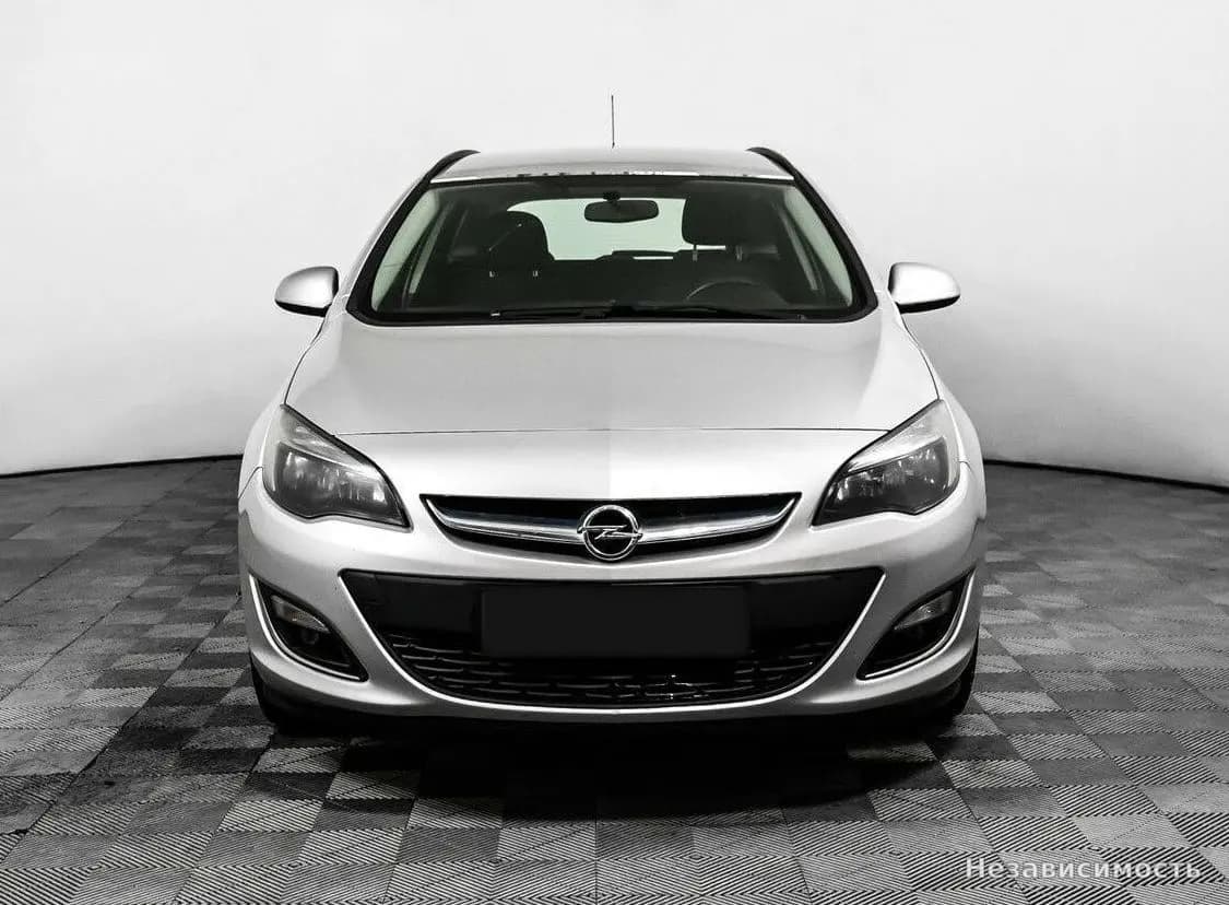 Opel Astra 2013 с пробегом — фото 2
