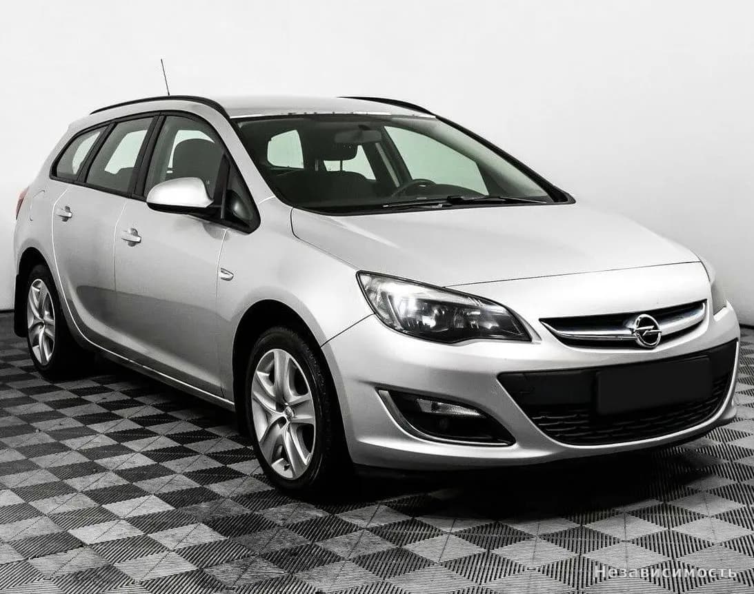 Opel Astra 2013 с пробегом — фото 3