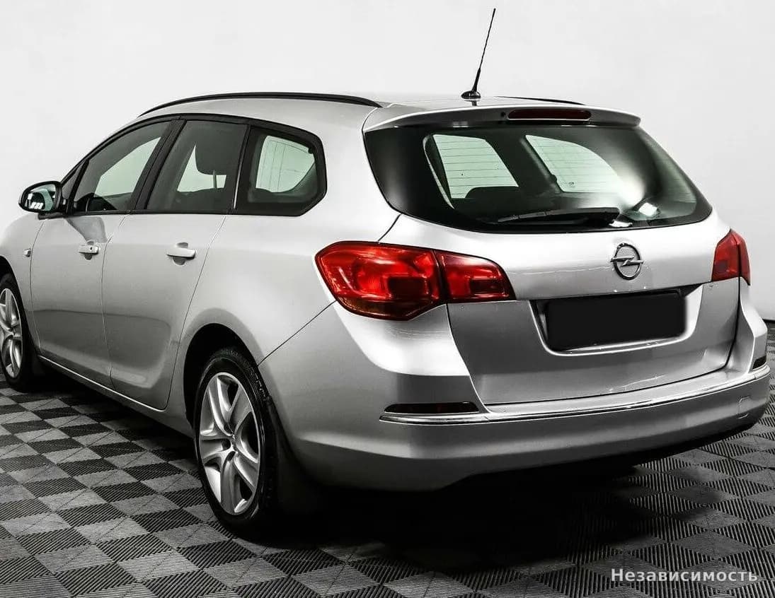 Opel Astra 2013 с пробегом — фото 7