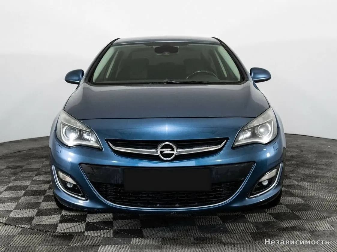 Opel Astra 2012 с пробегом — фото 2