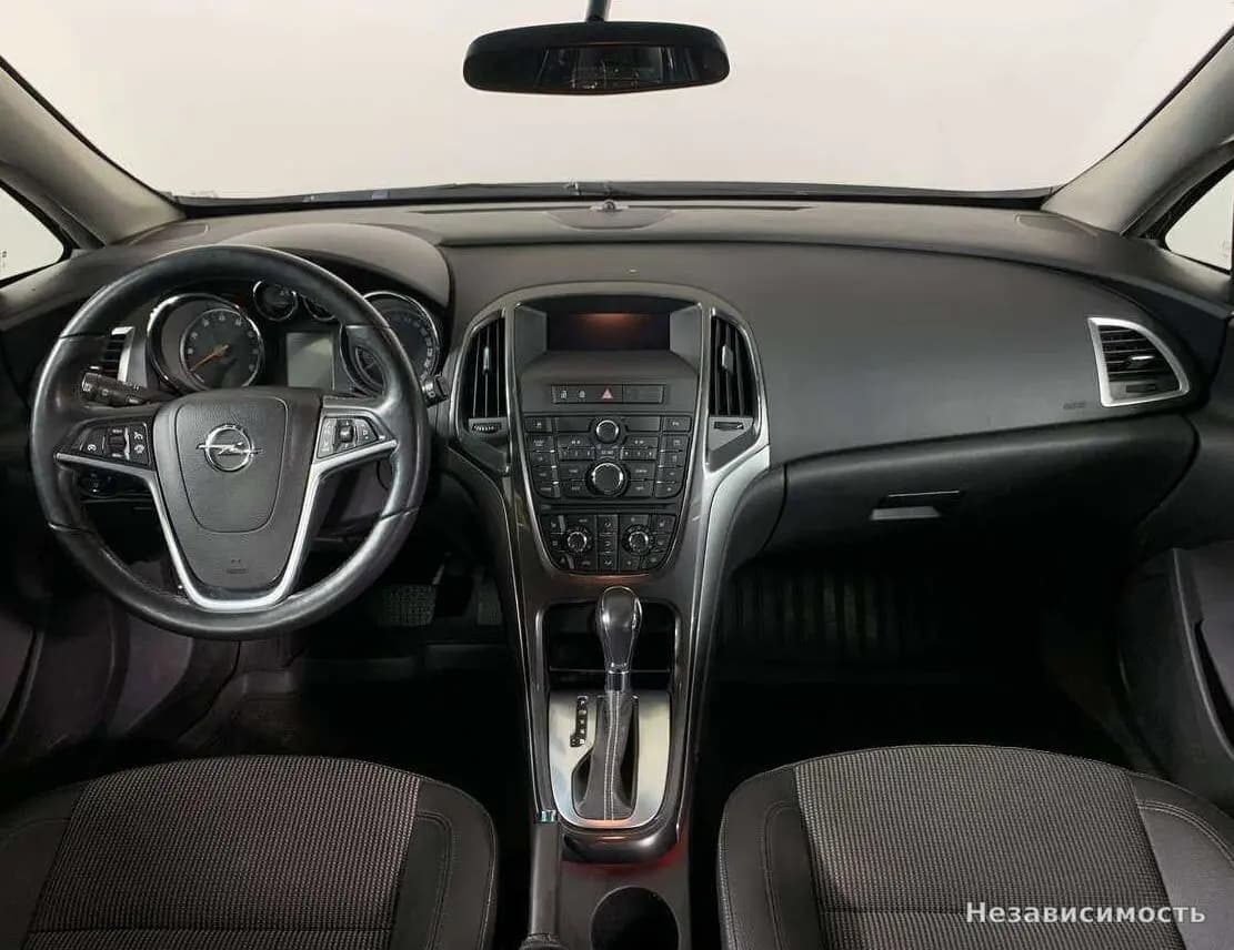 Opel Astra 2012 с пробегом — фото 10