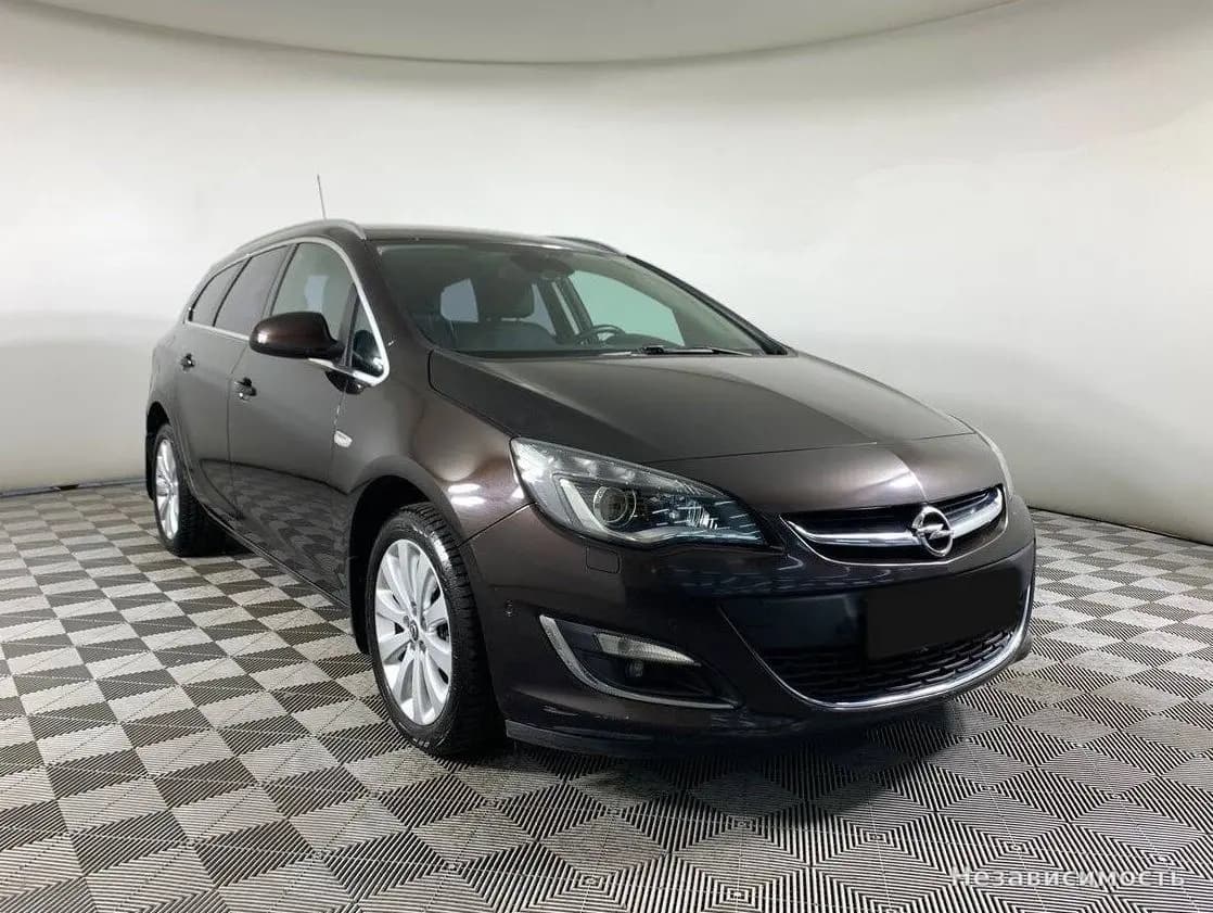 Opel Astra 2014 с пробегом — фото 3