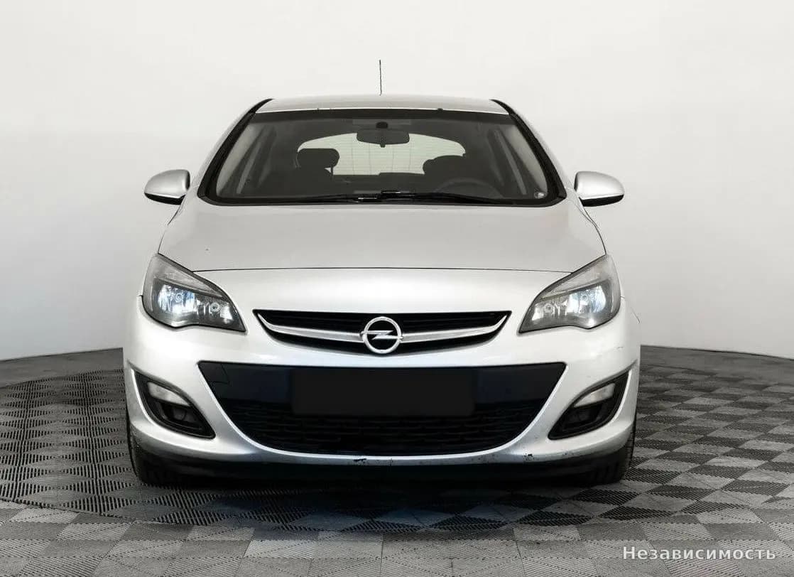 Opel Astra 2013 с пробегом — фото 2