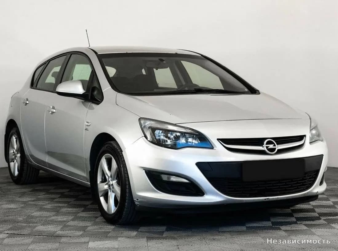 Opel Astra 2013 с пробегом — фото 3
