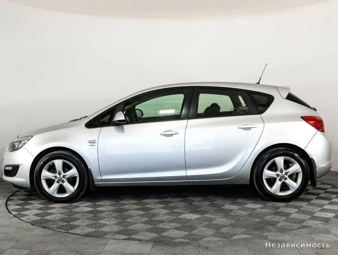 Opel Astra 2013 с пробегом — фото 8