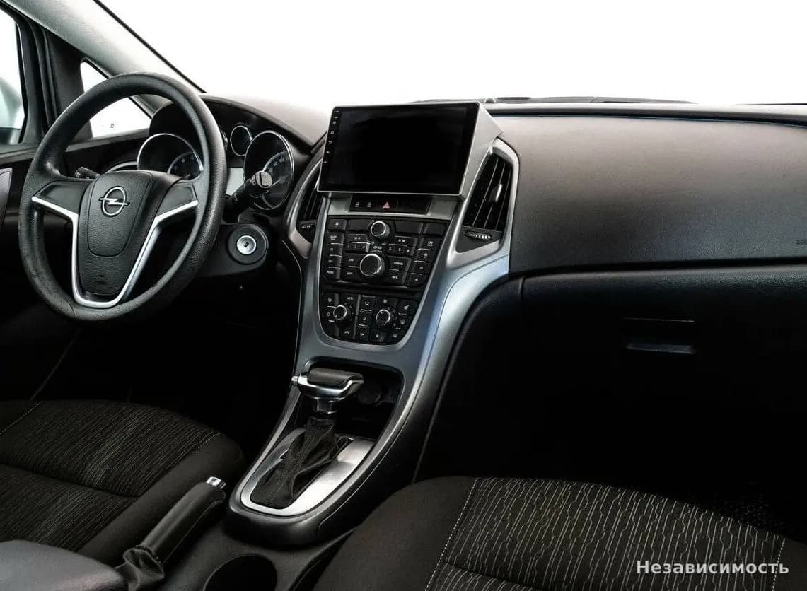 Opel Astra 2013 с пробегом — фото 9