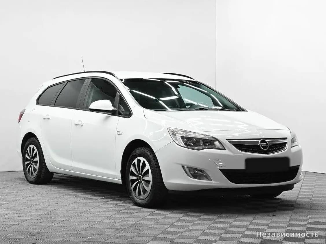 Opel Astra 2012 с пробегом — фото 2