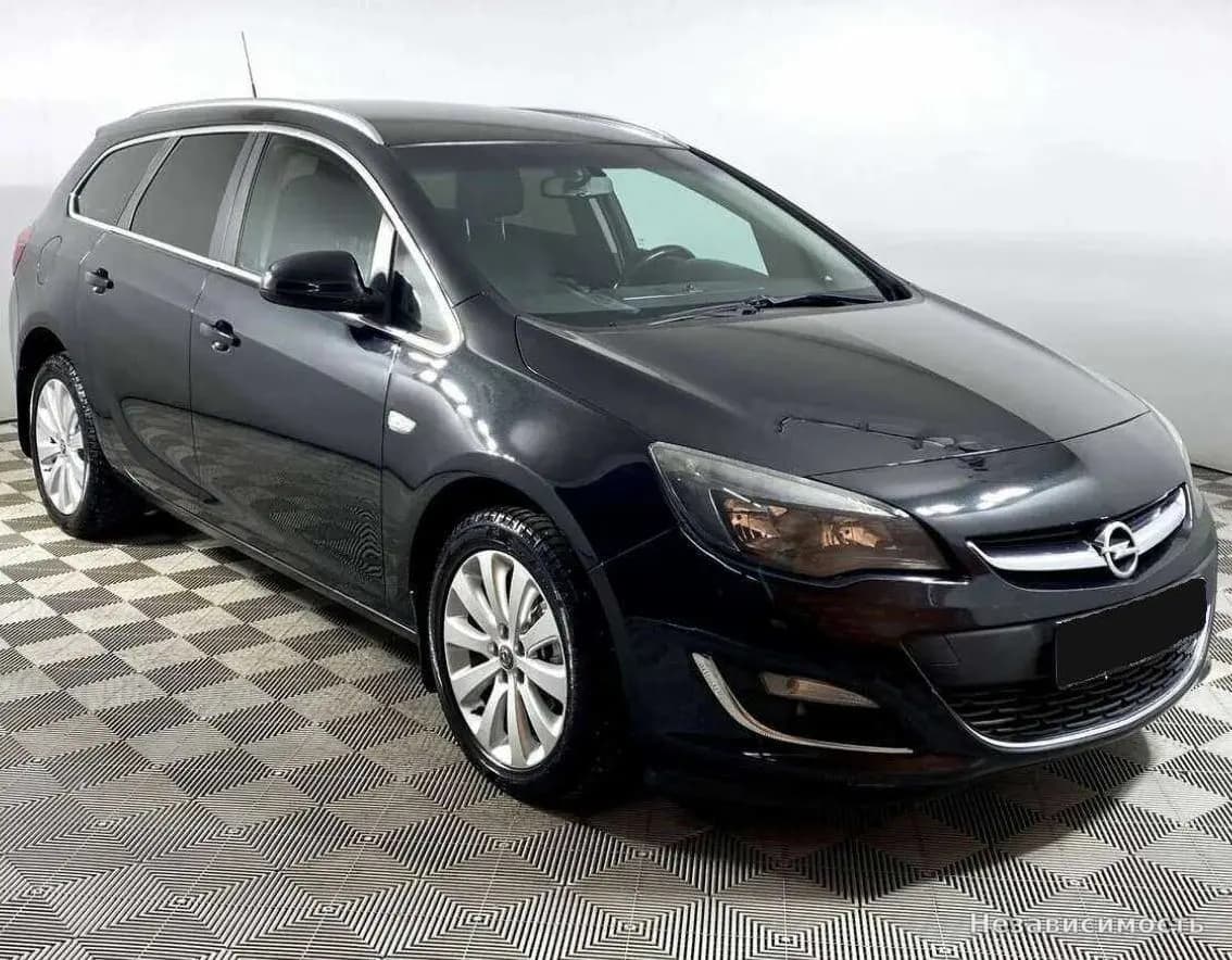Opel Astra 2013 с пробегом — фото 3