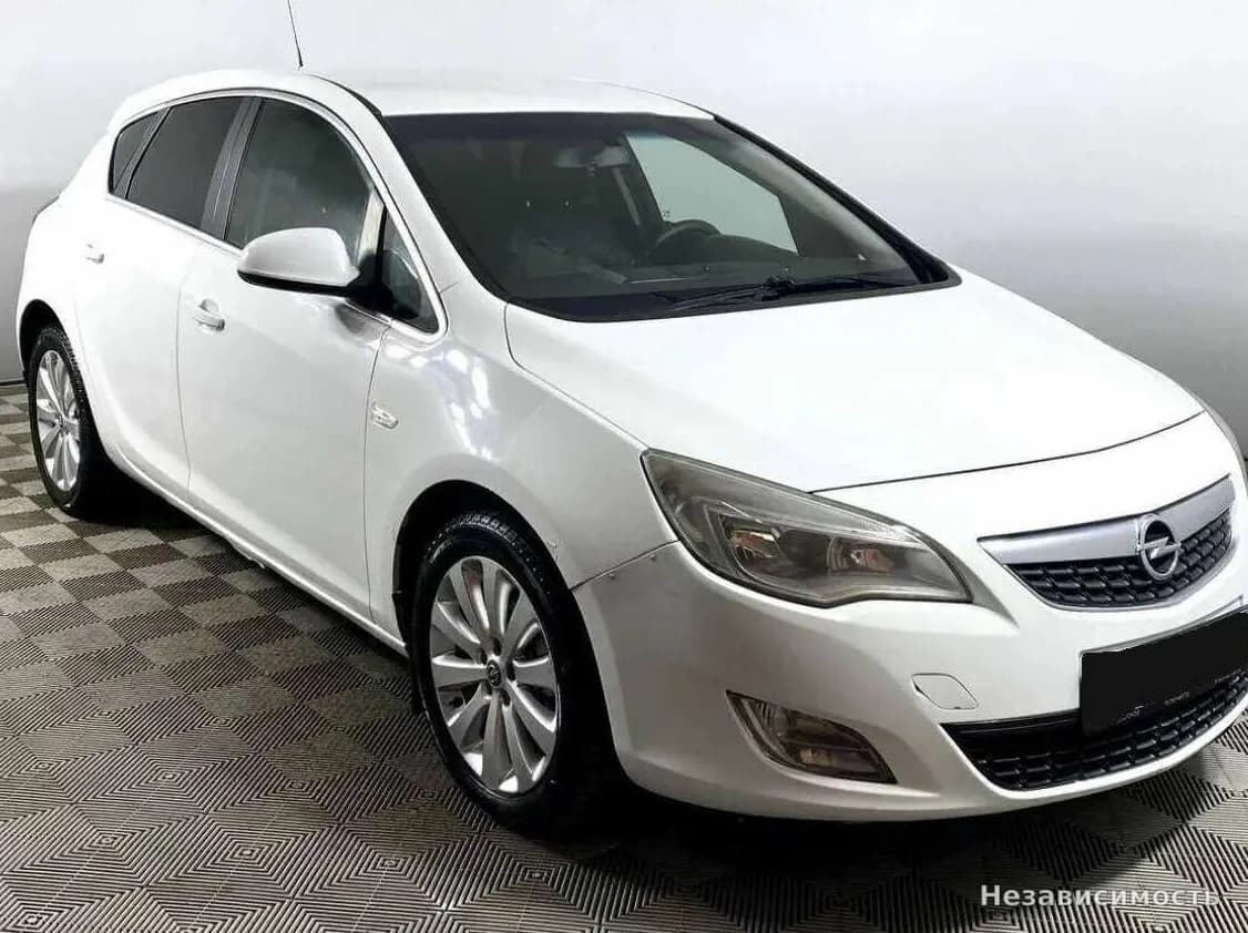 Opel Astra 2012 с пробегом — фото 3