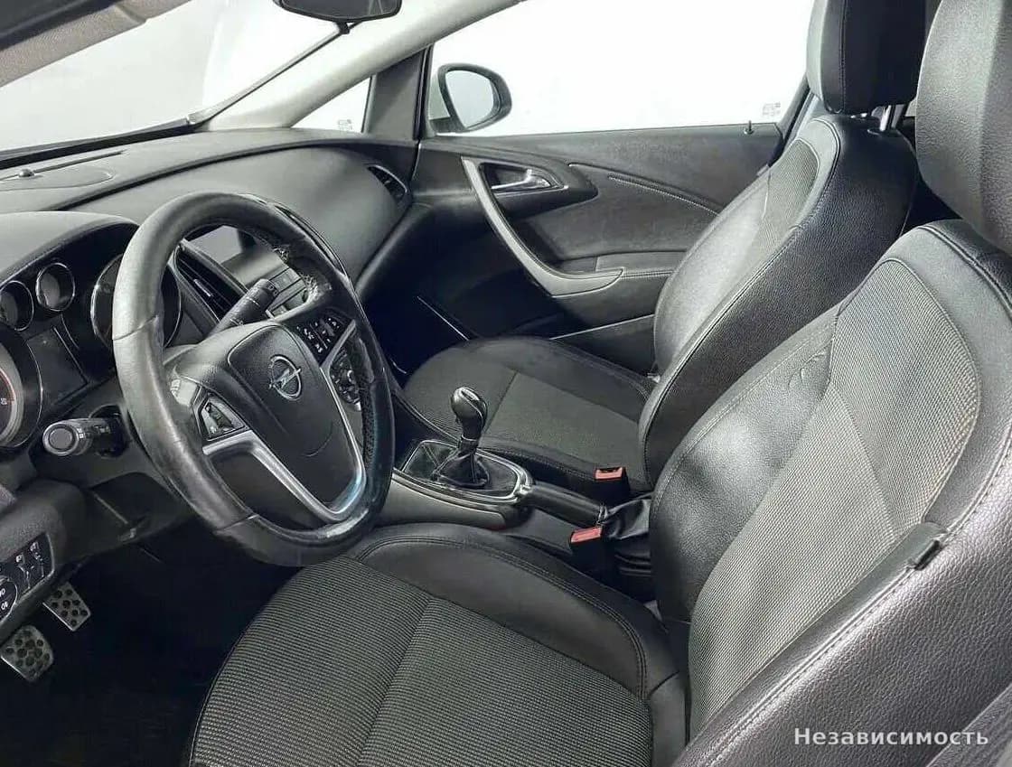 Opel Astra 2012 с пробегом — фото 8