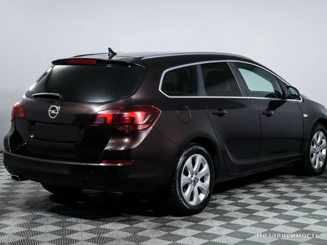 Opel Astra 2012 с пробегом — фото 4