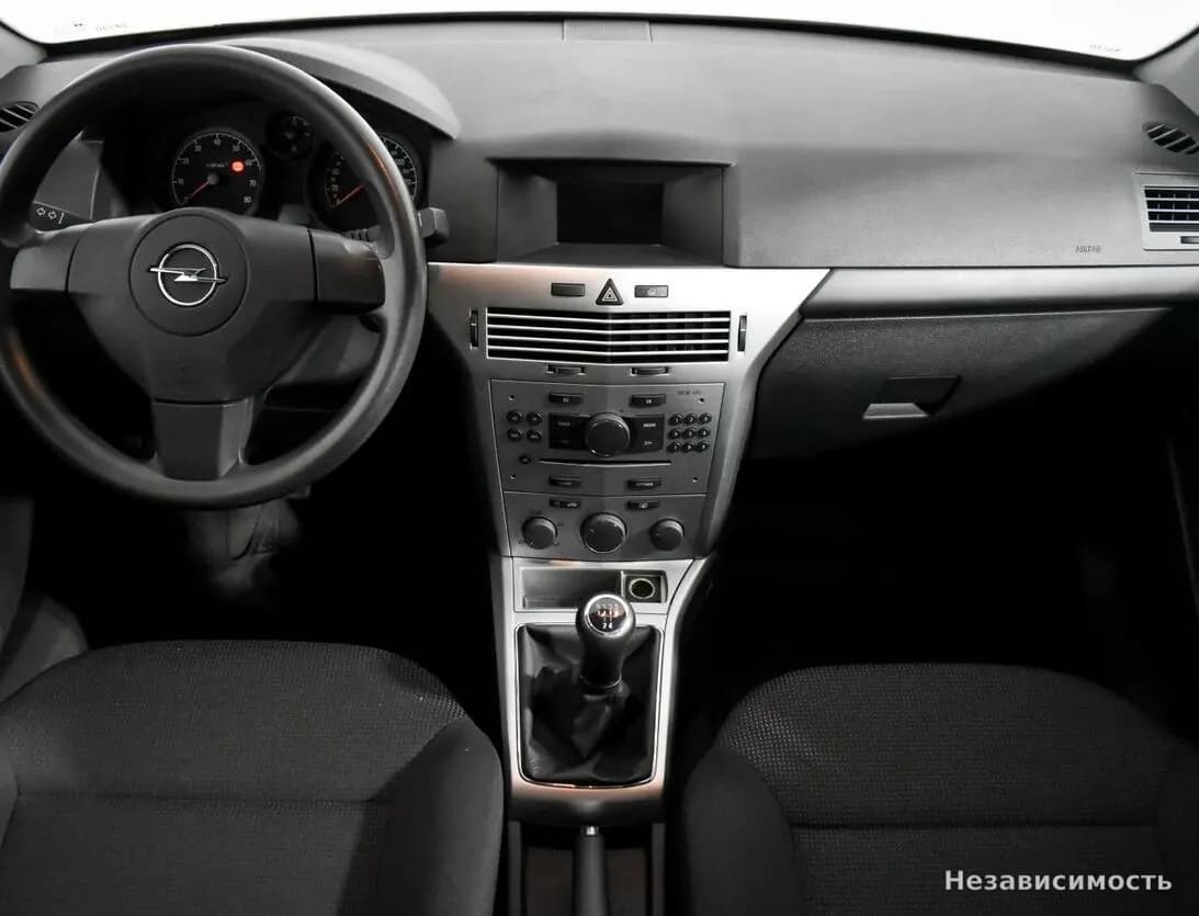 Opel Astra 2013 с пробегом — фото 10