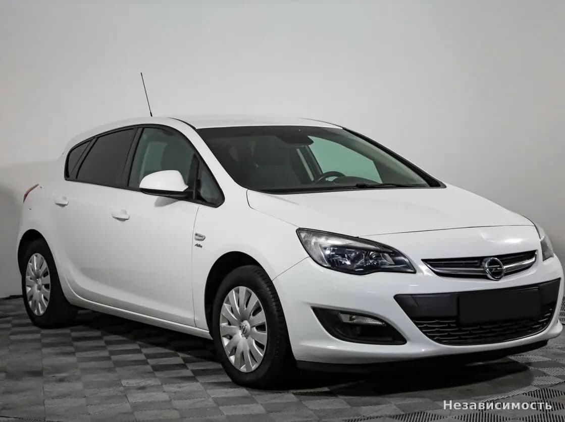 Opel Astra 2014 с пробегом — фото 3