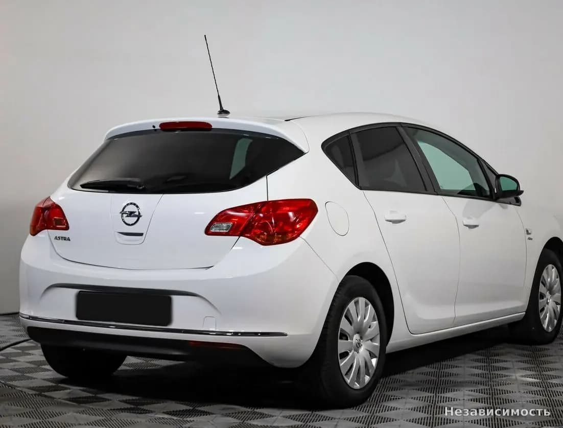 Opel Astra 2014 с пробегом — фото 4