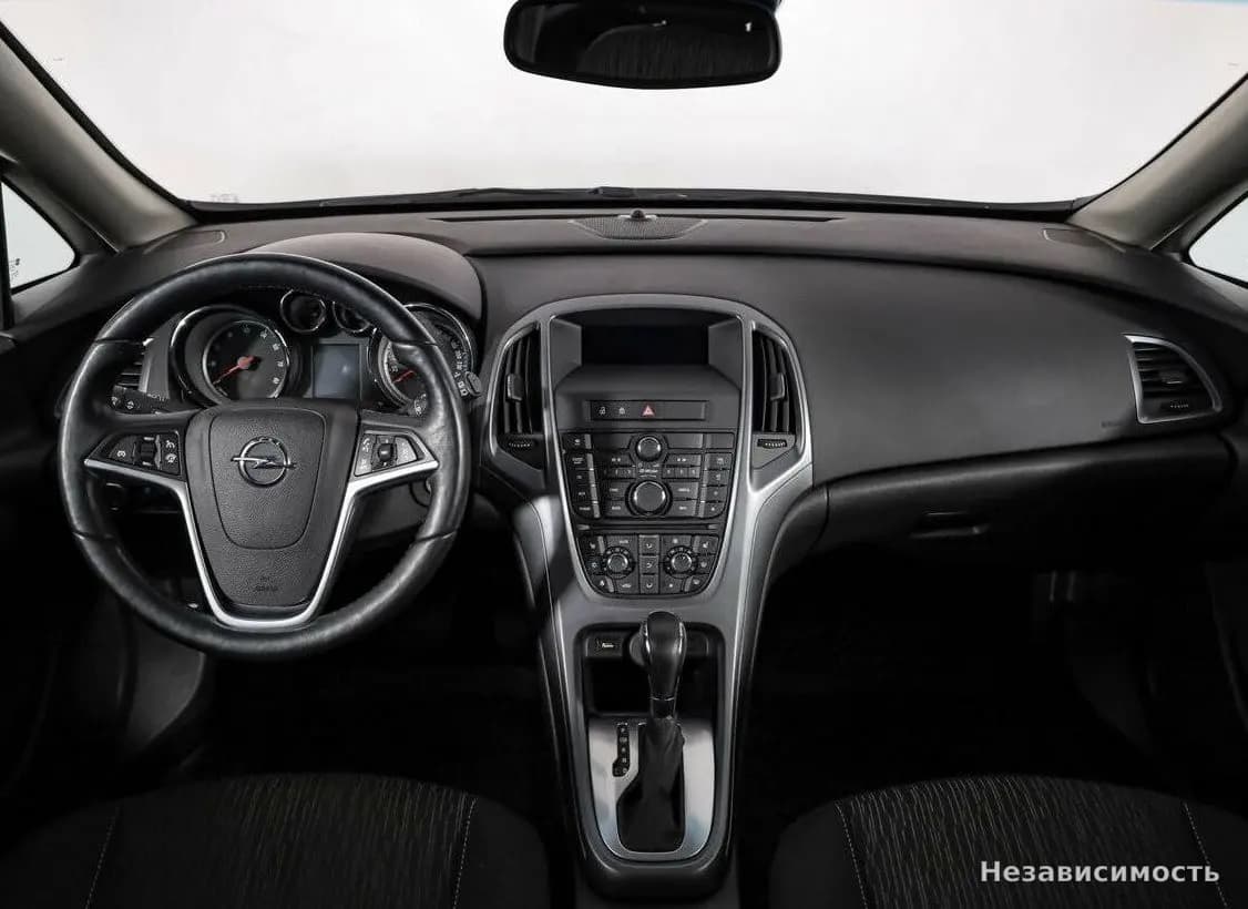 Opel Astra 2014 с пробегом — фото 8