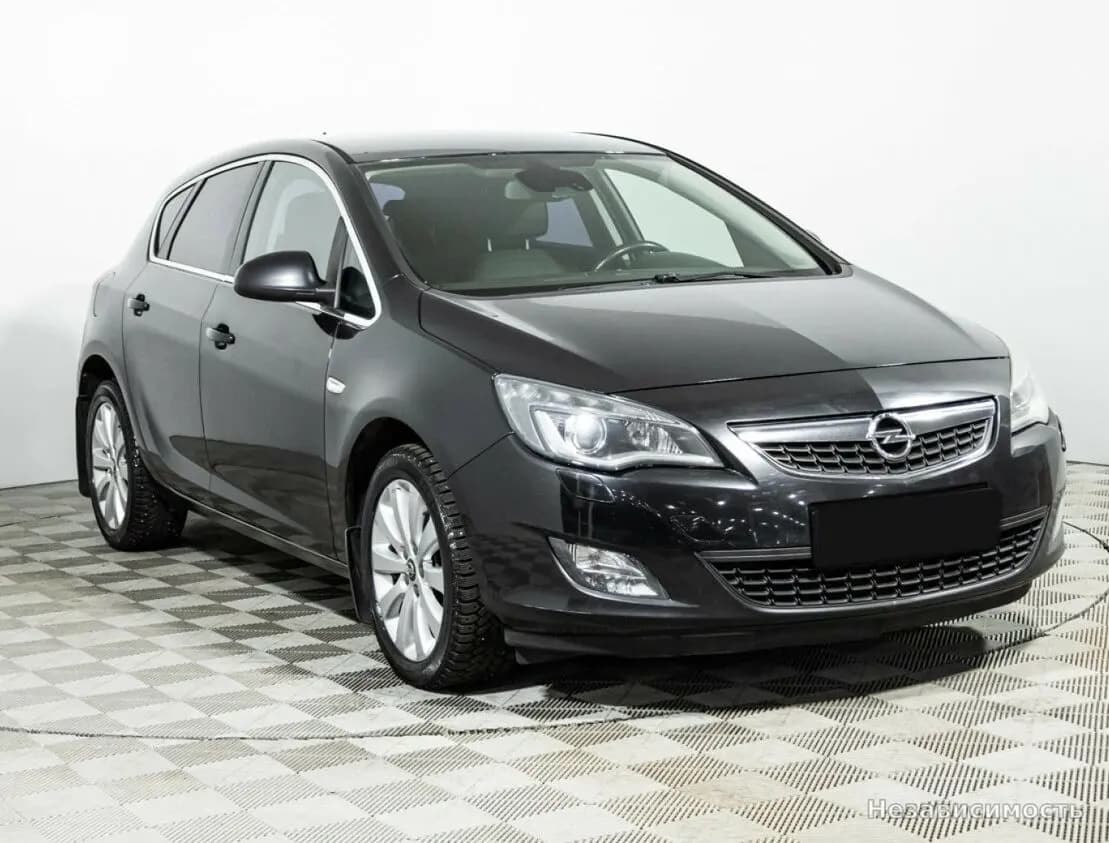 Opel Astra 2012 с пробегом — фото 3