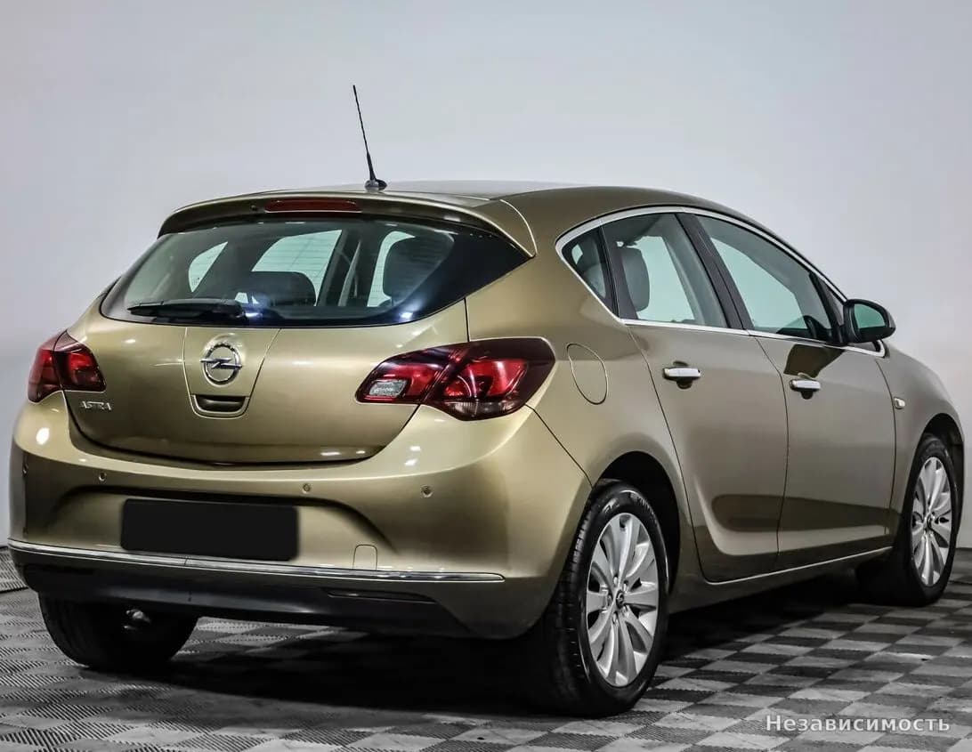 Opel Astra 2012 с пробегом — фото 4