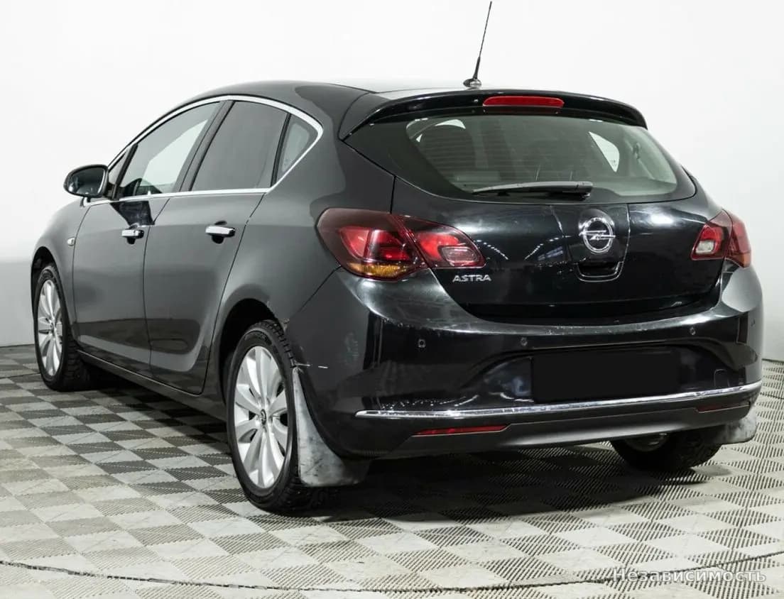 Opel Astra 2013 с пробегом — фото 9