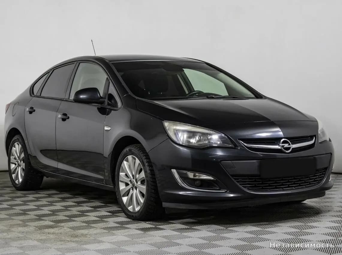 Opel Astra 2013 с пробегом — фото 3