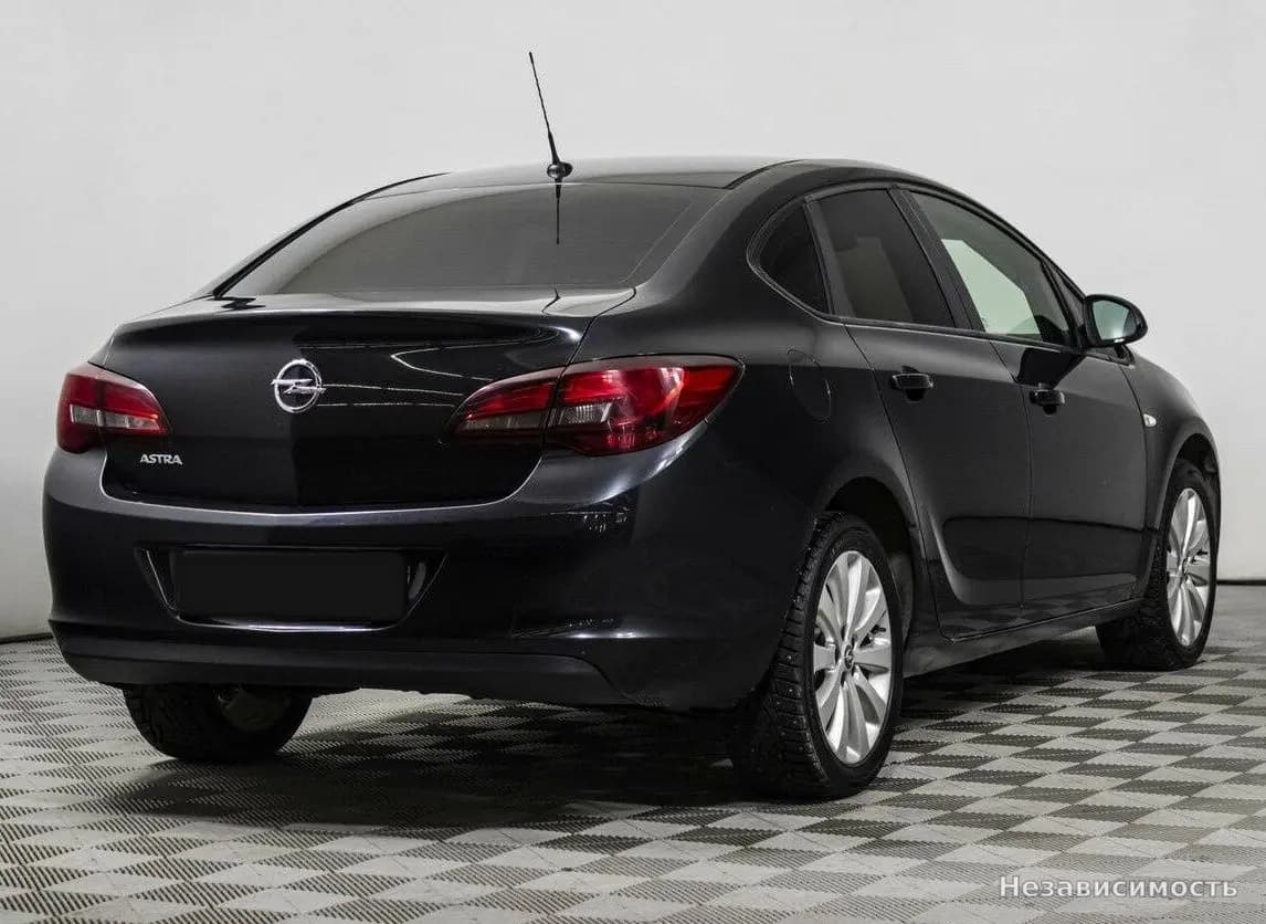Opel Astra 2013 с пробегом — фото 4