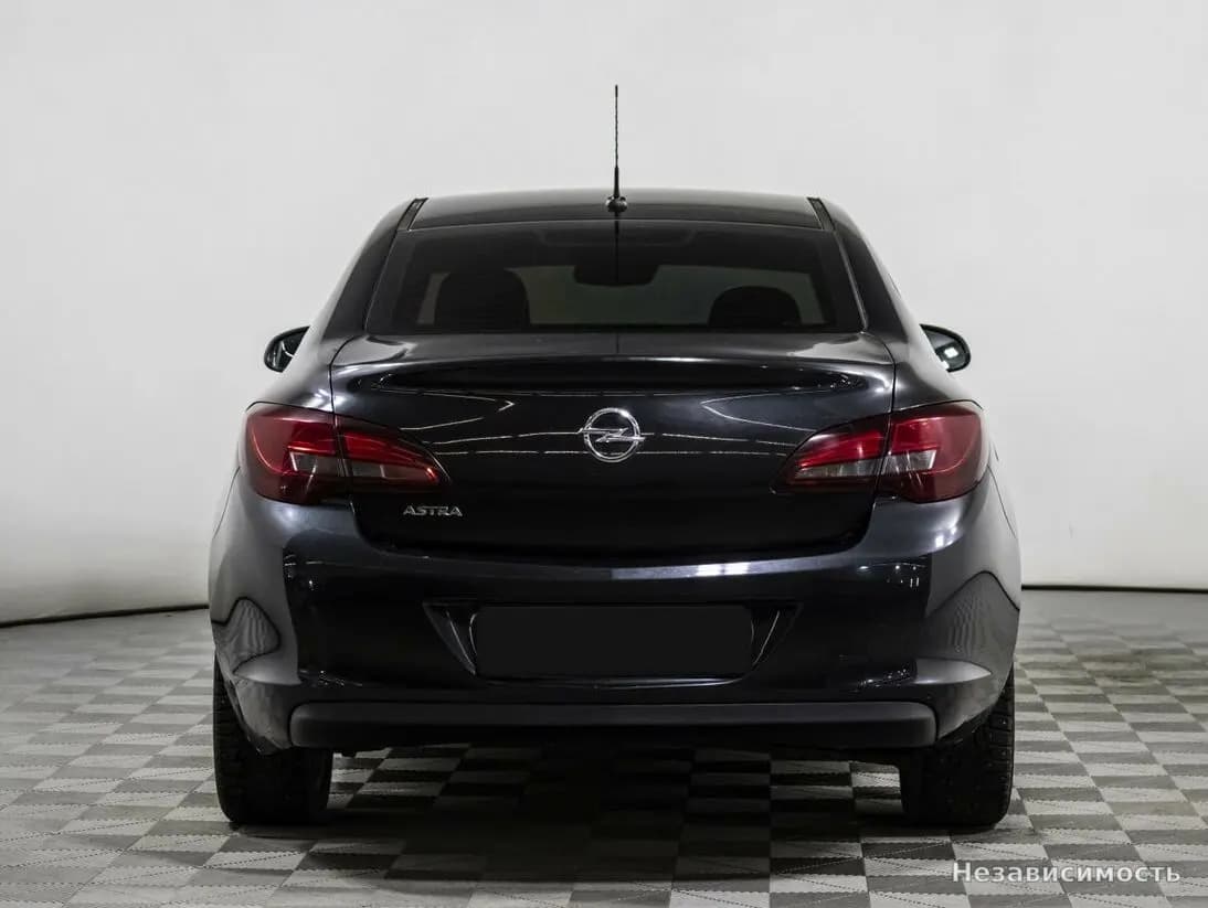 Opel Astra 2013 с пробегом — фото 5