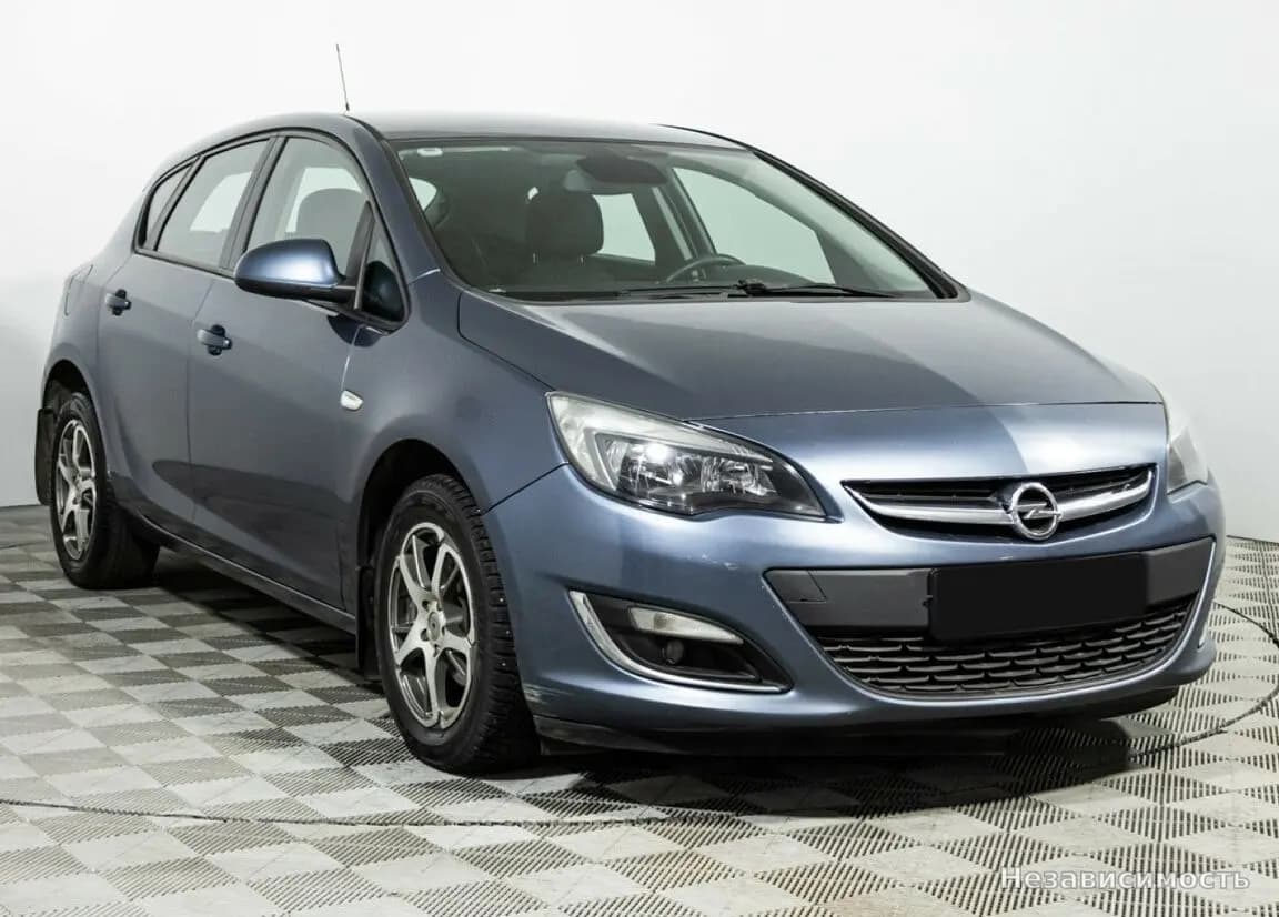 Opel Astra 2013 с пробегом — фото 3