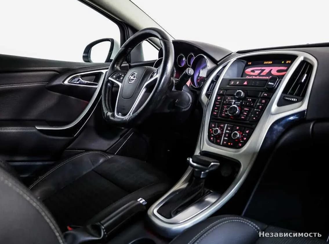 Opel Astra 2012 с пробегом — фото 8