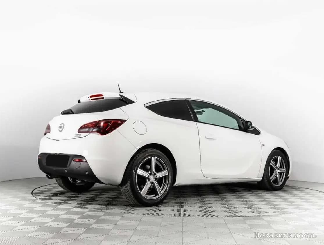 Opel Astra 2014 с пробегом — фото 5