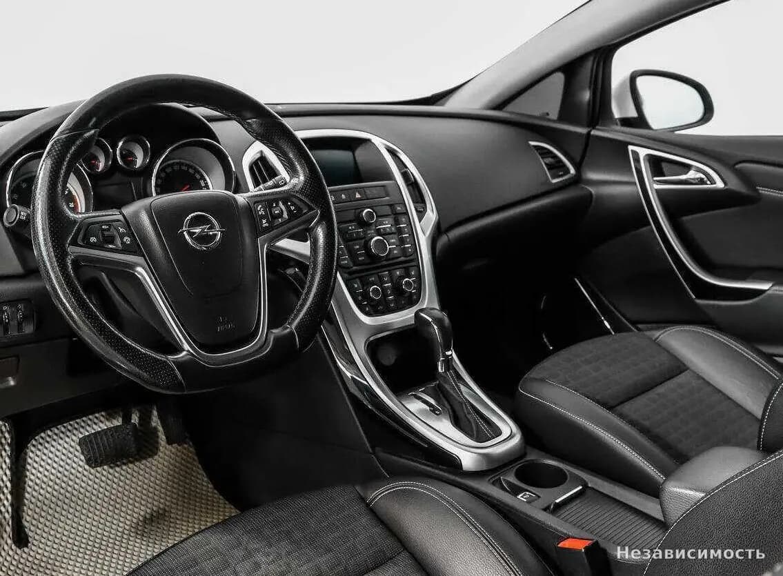 Opel Astra 2014 с пробегом — фото 9