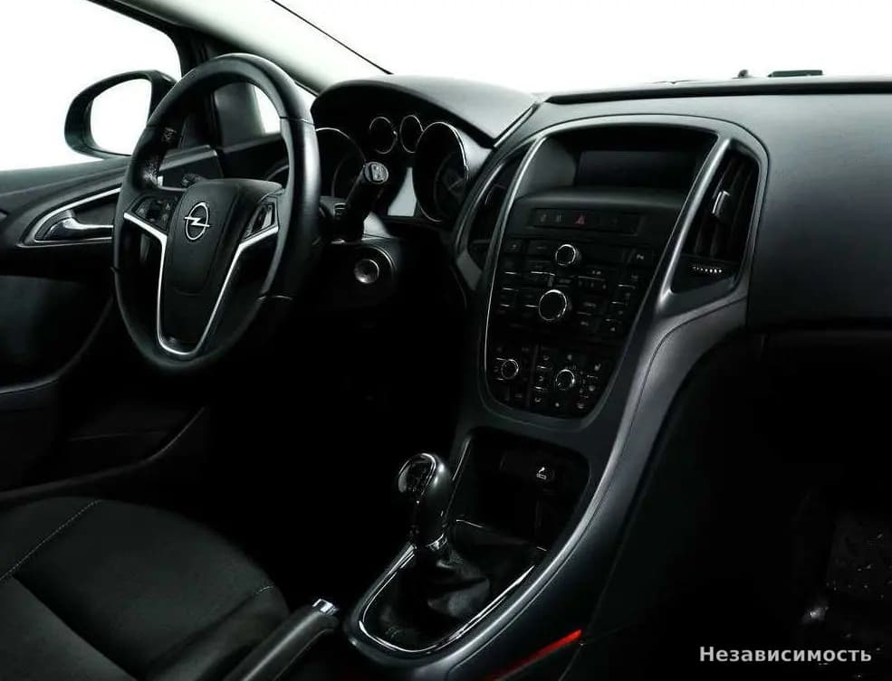 Opel Astra 2012 с пробегом — фото 9
