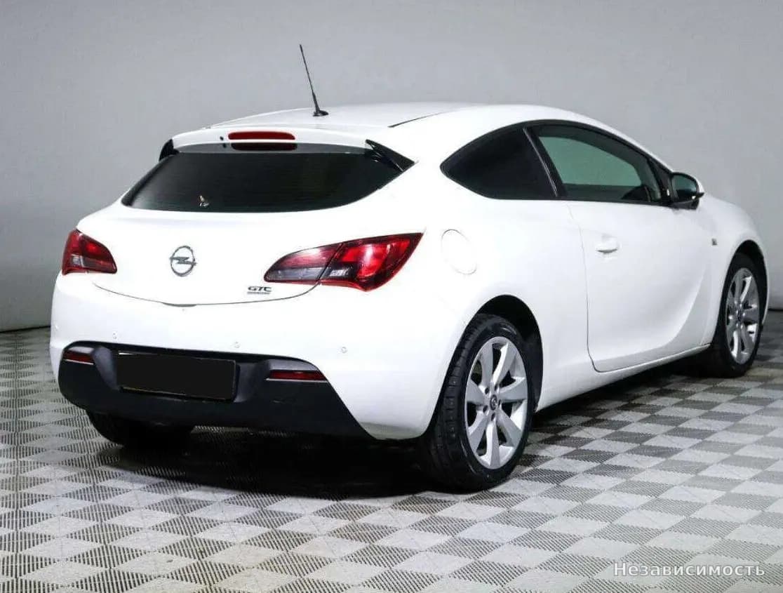 Opel Astra 2013 с пробегом — фото 5