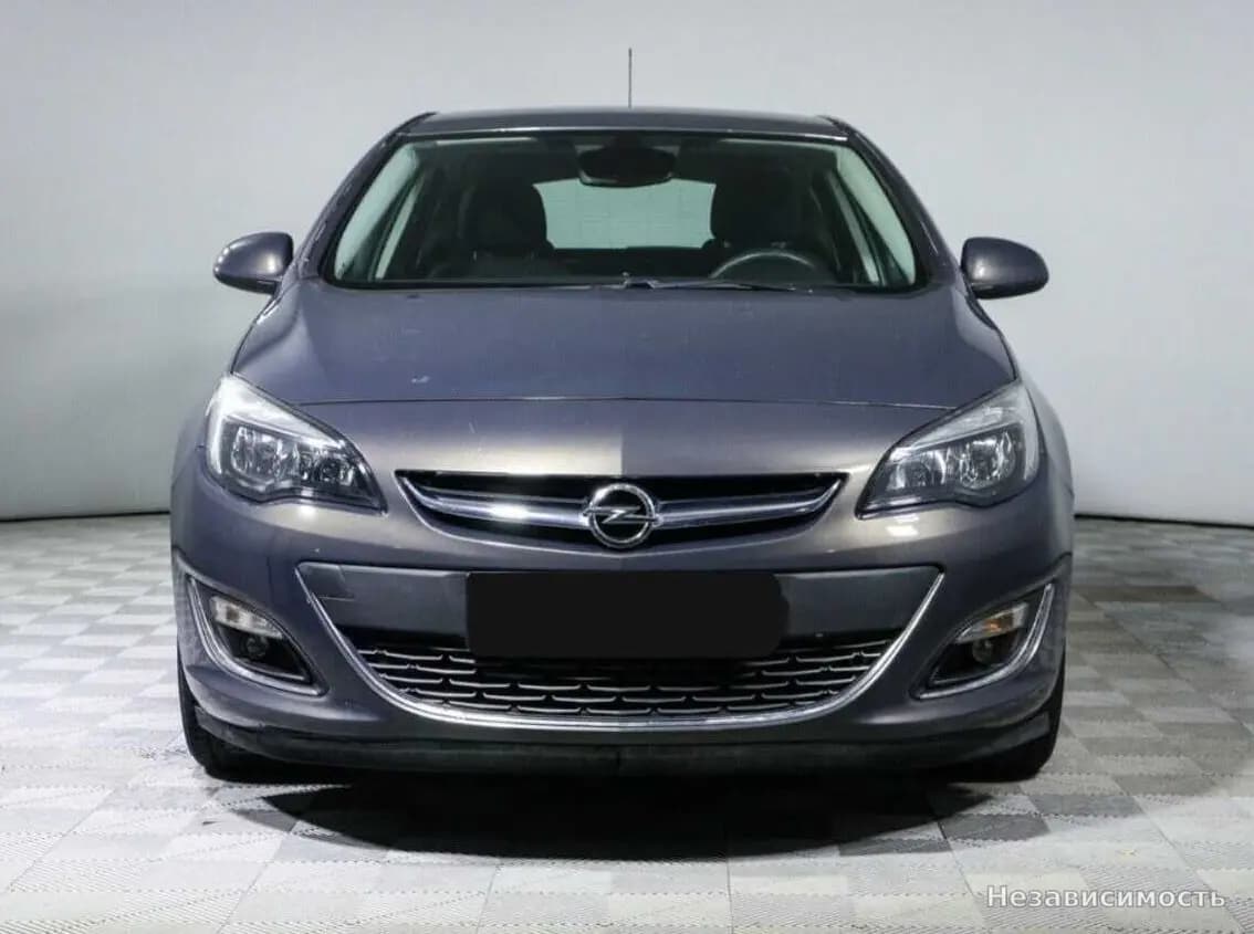 Opel Astra 2012 с пробегом — фото 2