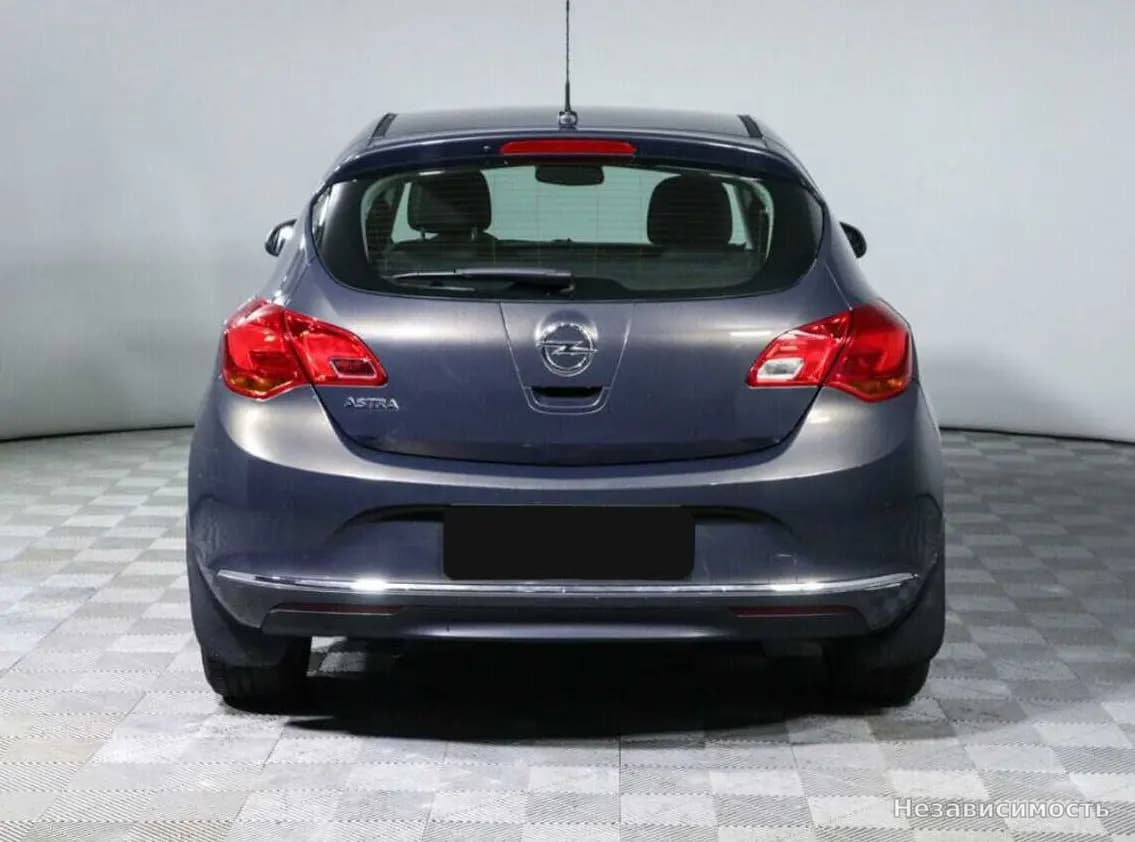 Opel Astra 2012 с пробегом — фото 6