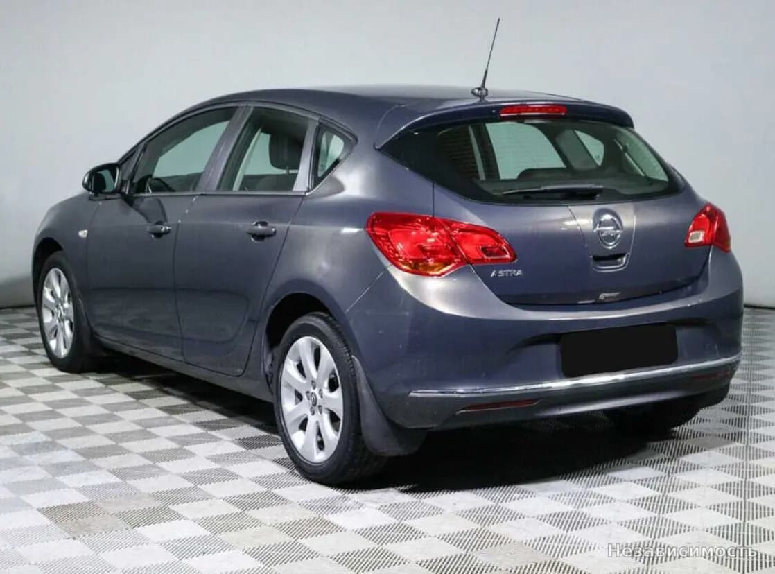 Opel Astra 2012 с пробегом — фото 7