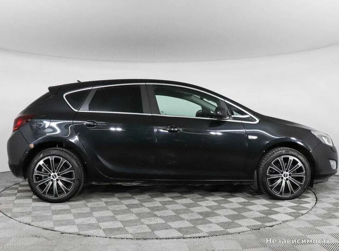 Opel Astra 2012 с пробегом — фото 4