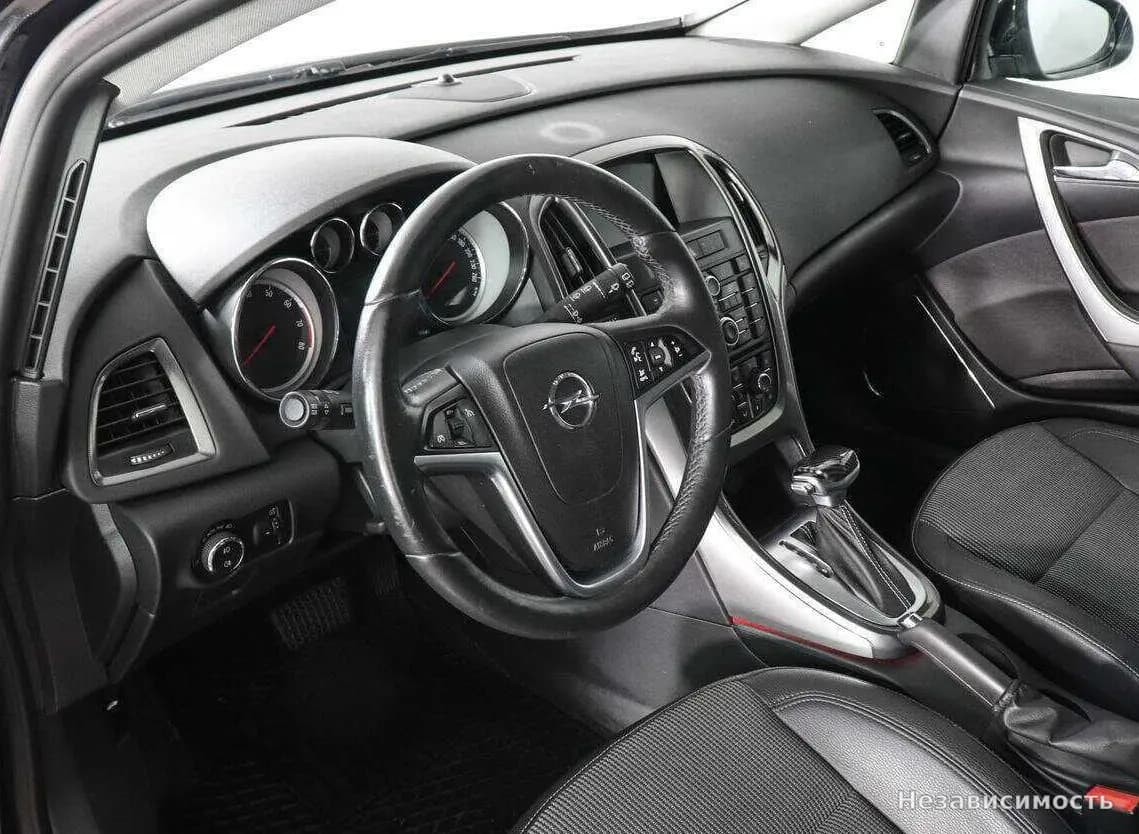 Opel Astra 2012 с пробегом — фото 9