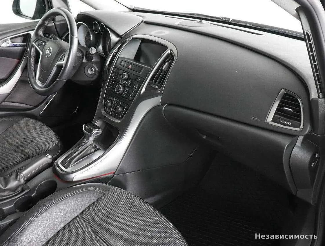Opel Astra 2012 с пробегом — фото 10