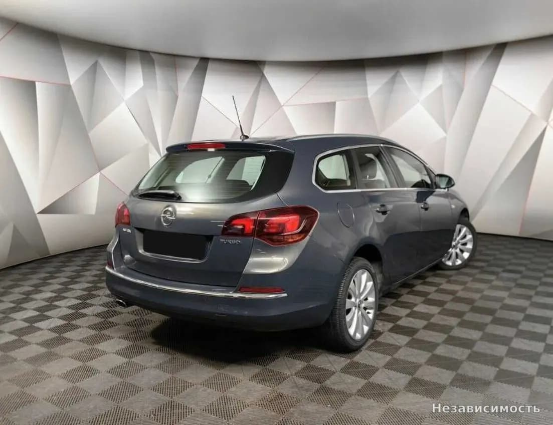 Opel Astra 2014 с пробегом — фото 2