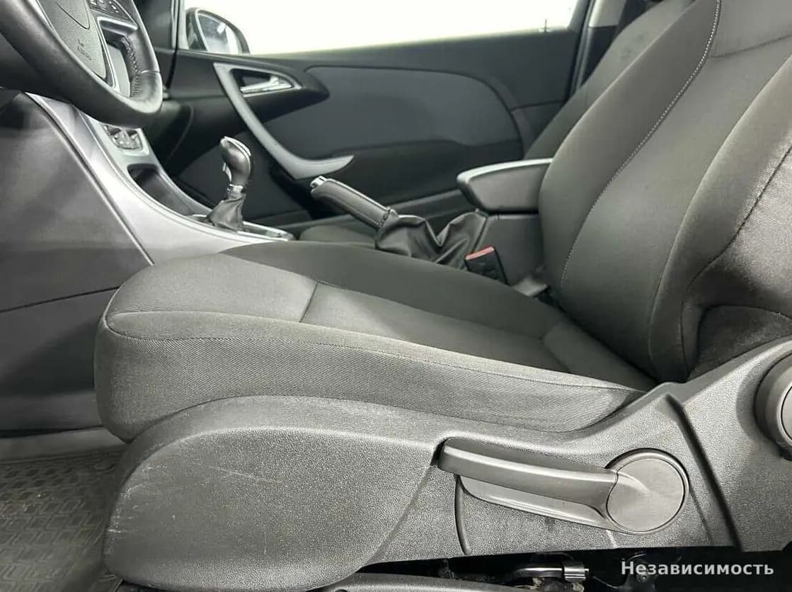 Opel Astra 2014 с пробегом — фото 10