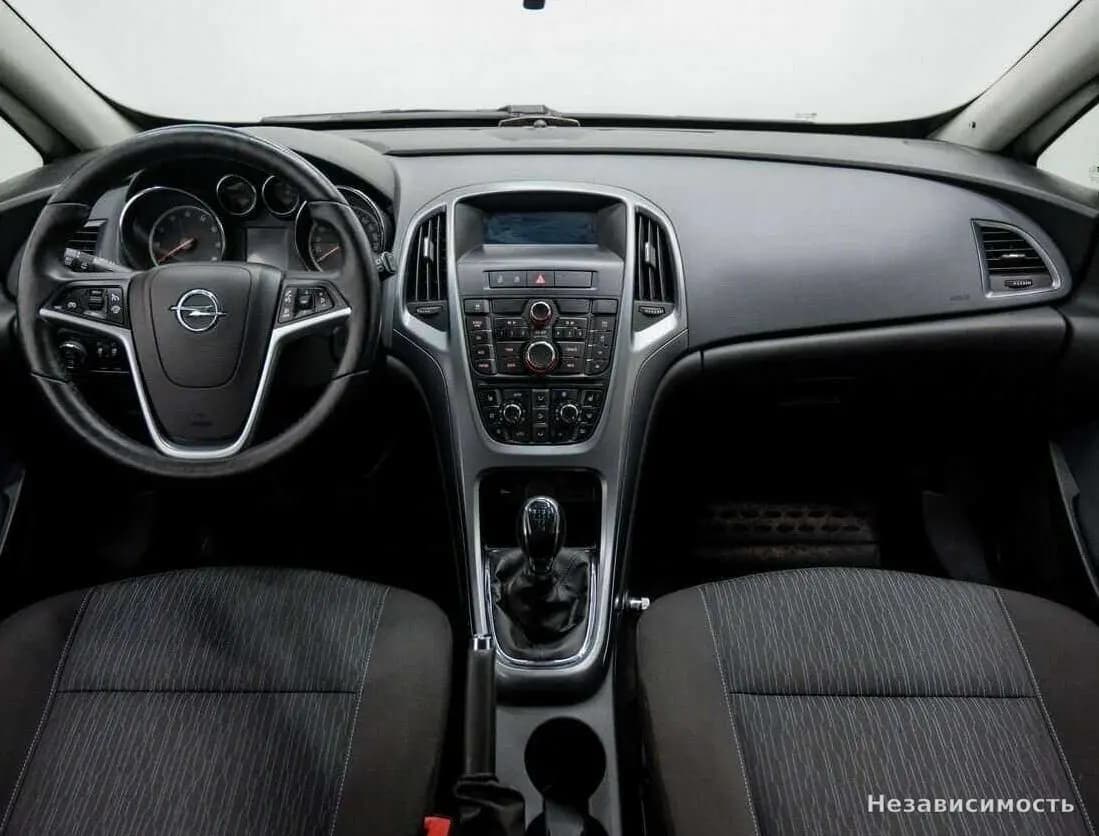 Opel Astra 2013 с пробегом — фото 9