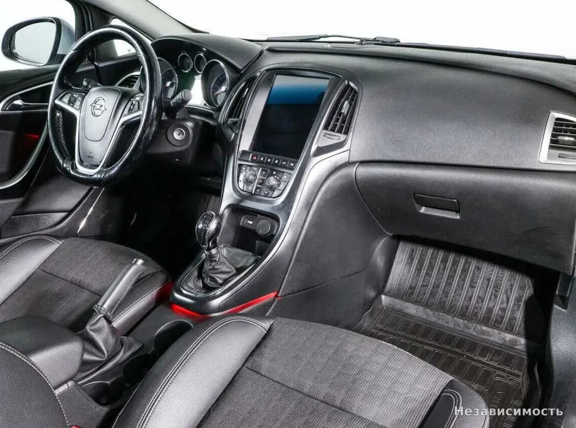 Opel Astra 2013 с пробегом — фото 7