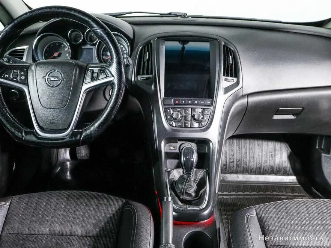 Opel Astra 2013 с пробегом — фото 10